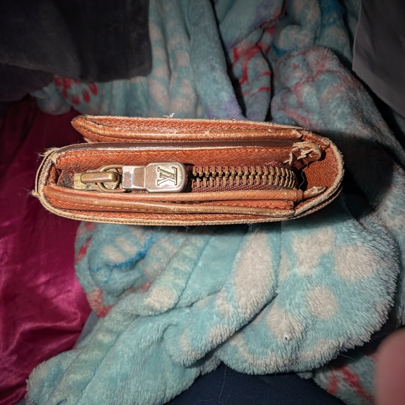 Vintage Louis Vuitton Brown Monogram Wallet - Picture 8 of 11